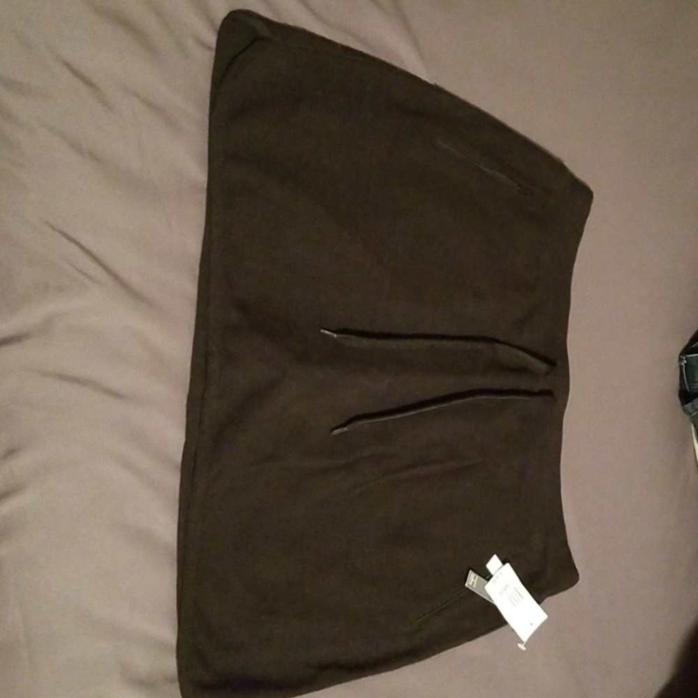 NWT black skort